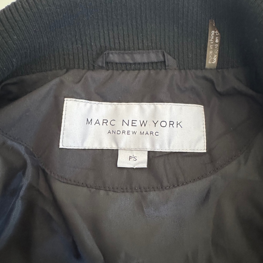 Marc New York Andrew Marc Black Quilted Puffer Vest Gold Zipper Ribbed Sides PS - Picture 6 of 12